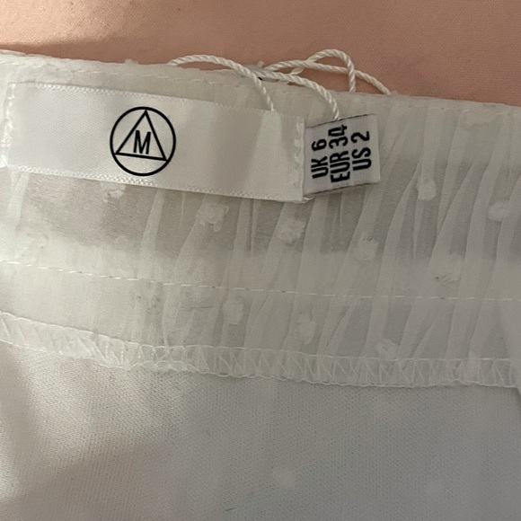 Dreamy skirt never worn, size 26” - Picture 3 of 3